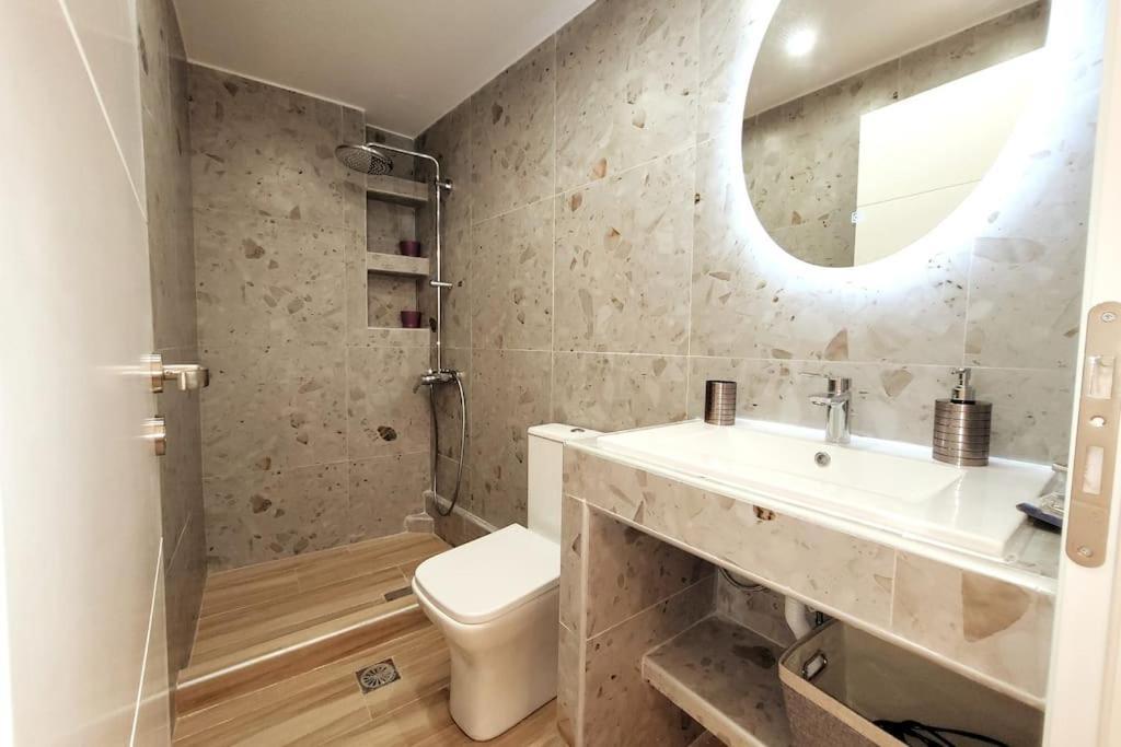 Acropolis Thisio Apartment 2 Bedrooms 2 Bathrooms เอเธนส์ ภายนอก รูปภาพ