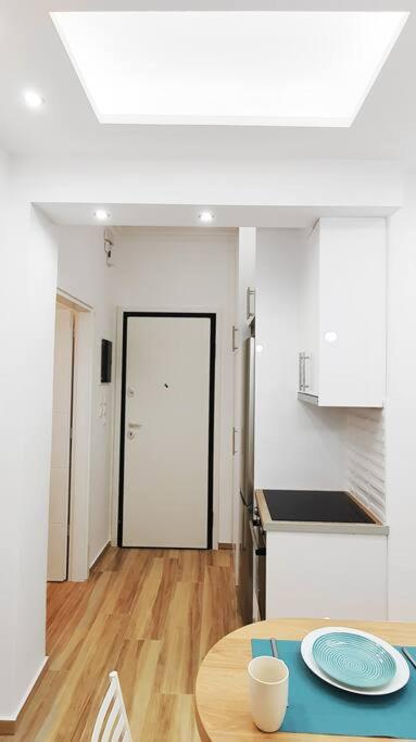 Acropolis Thisio Apartment 2 Bedrooms 2 Bathrooms เอเธนส์ ภายนอก รูปภาพ