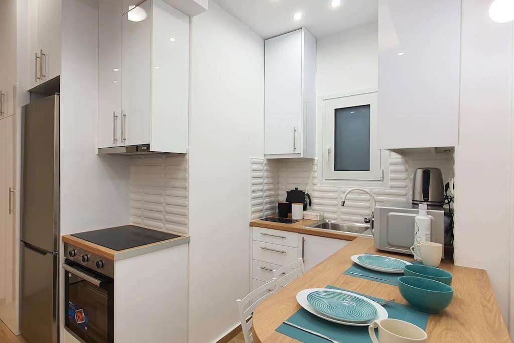 Acropolis Thisio Apartment 2 Bedrooms 2 Bathrooms เอเธนส์ ภายนอก รูปภาพ